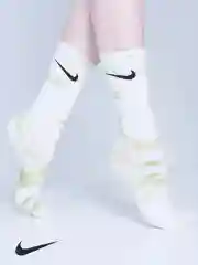 Зеленый женские носки длинные Nike цветные, для спорта, ароматизированные, антибактериальные