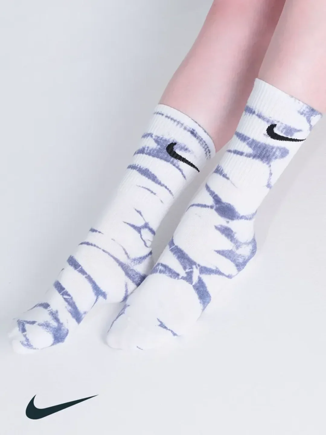 Синий женские носки длинные Nike цветные, для спорта, ароматизированные, антибактериальные