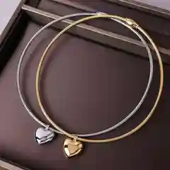 Металлическое колье чокер с кулоном сердце