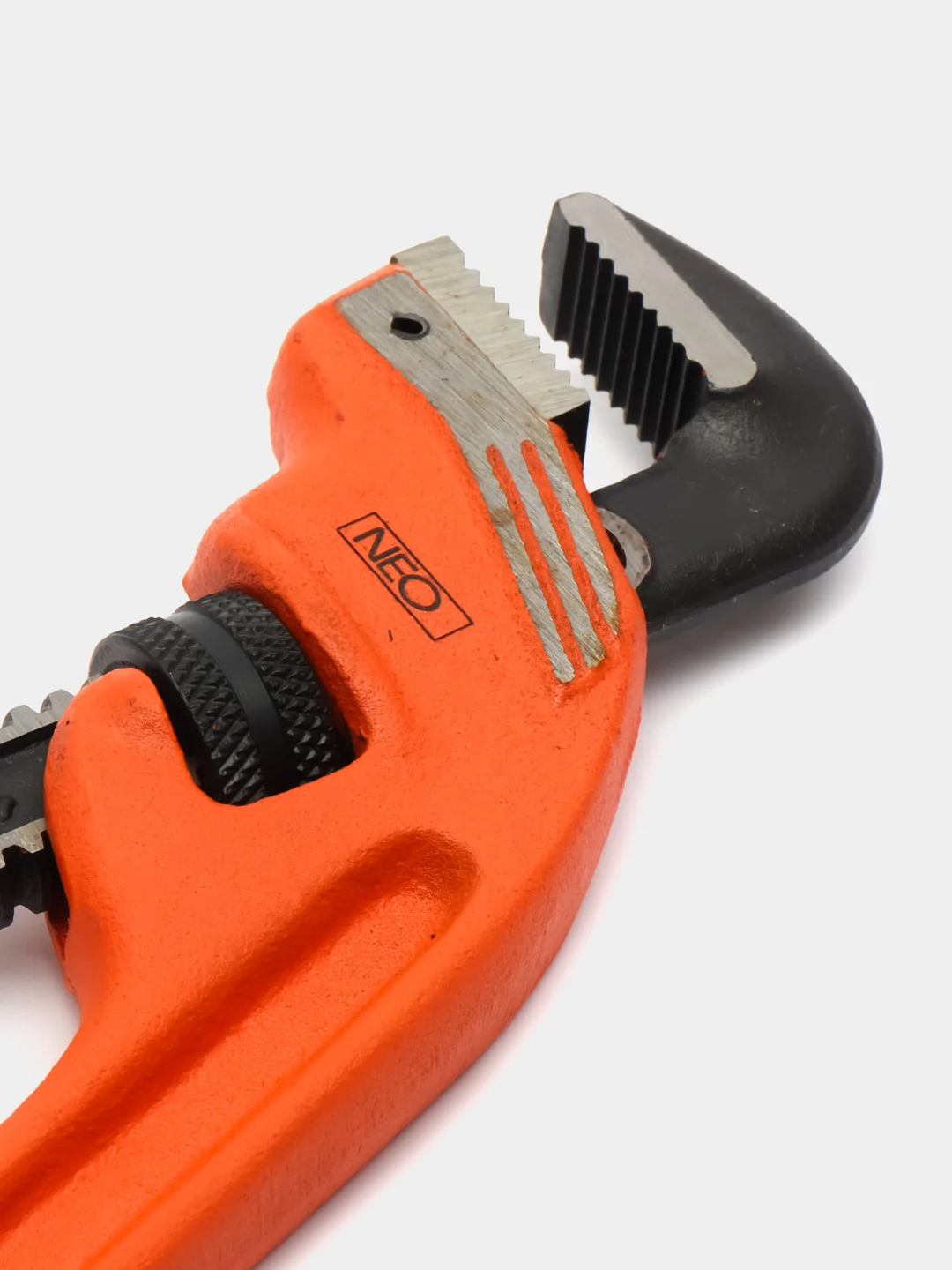 Изогнутый трубный ключ NEO Tools Stillson 250/10 мм 02-113
