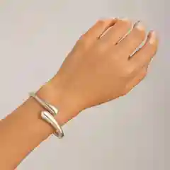 Женский металлический жесткий браслет