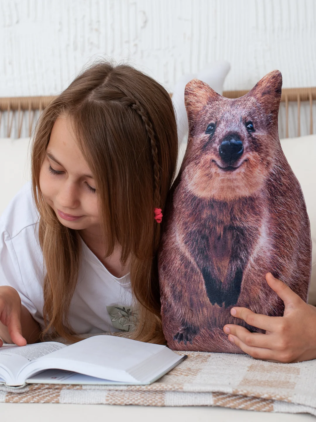 Коричневый интерьерная подушка "Дикие животные" (енот, лиса, лемур, опоссум, квокка), реалистичная