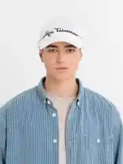 Бежевый кепка