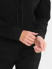 Черный спортивный костюм