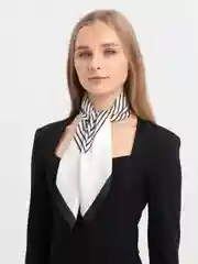 Белый платок шелковый, 70*70, на голову или шею