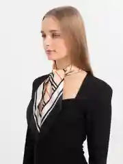 Алый платок шелковый, 70*70, на голову или шею