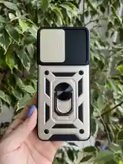Золотой чехол противоударный armors для Realme 9 Pro и Realme 9 5G / Реалми 9 Про и Реалми 9 5G