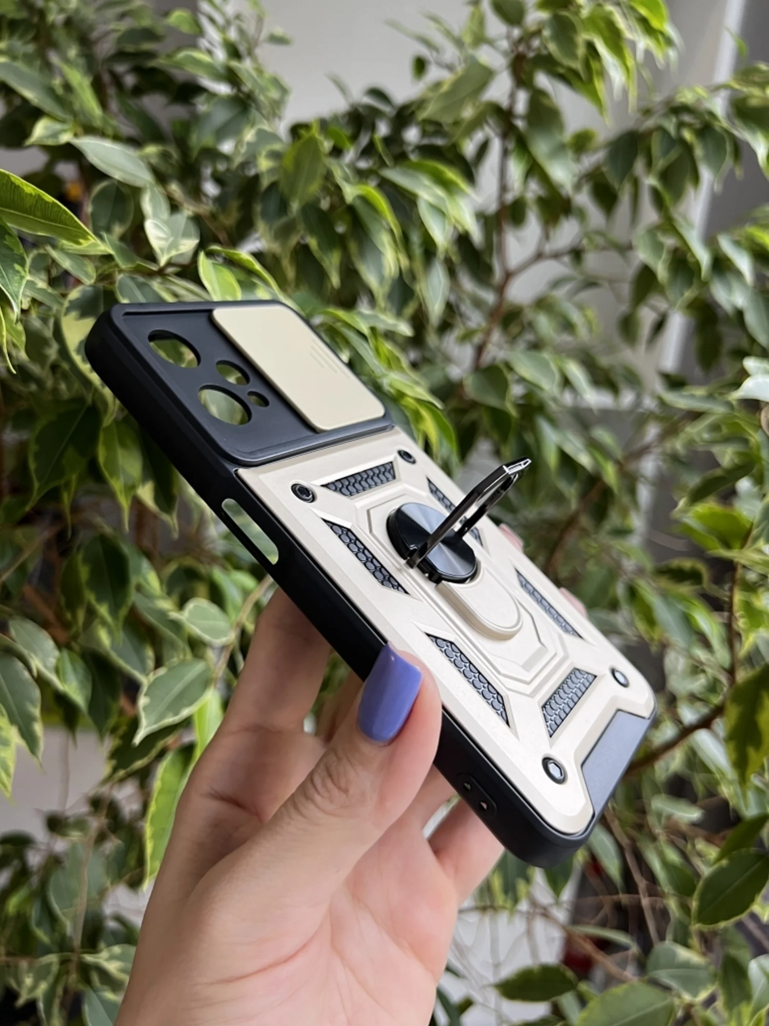 Золотой чехол противоударный armors для Realme 9 Pro и Realme 9 5G / Реалми 9 Про и Реалми 9 5G