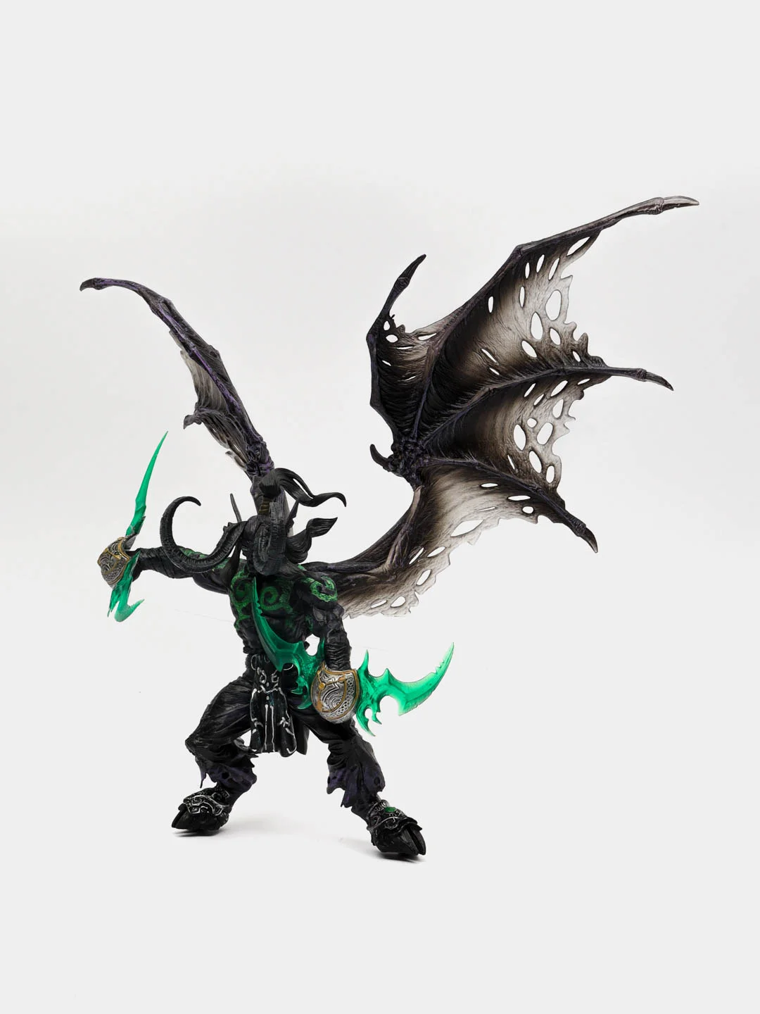 Разноцветный фигурка: WOW Illidan Stormrage (Иллидан) 30см