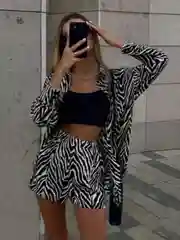 Белый костюм женский спортивный шорты и рубашка