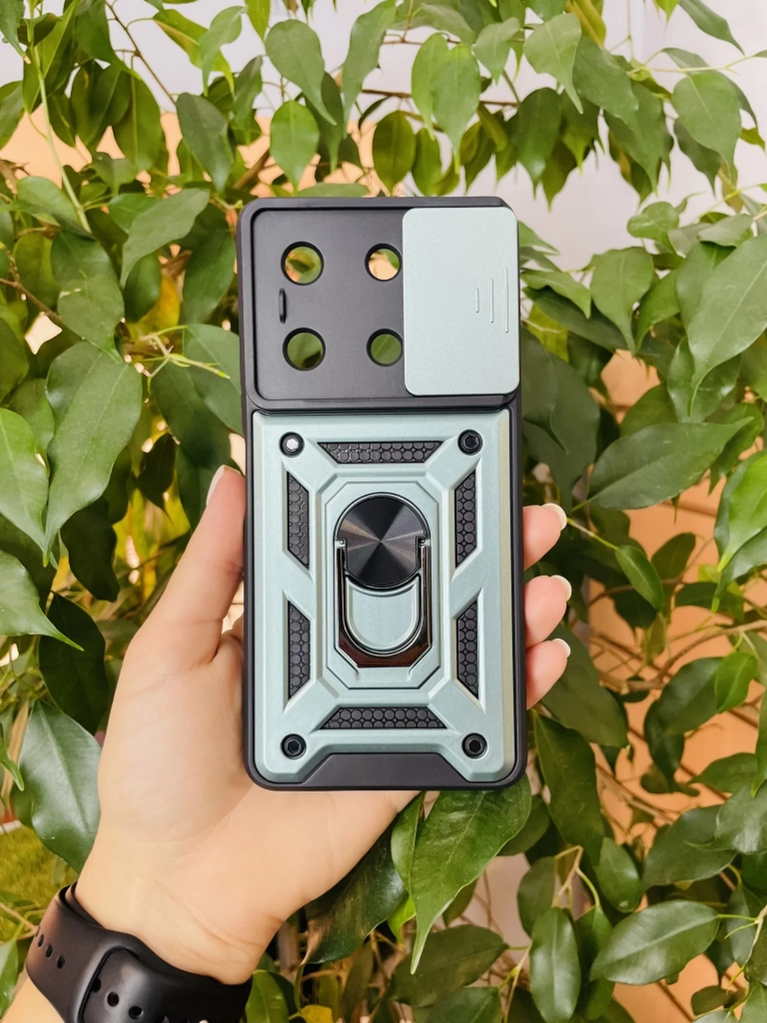 Золотой чехол противоударный armors для Infinix Note 30 Pro/Инфиникс Ноте 30 Про с защитой камеры