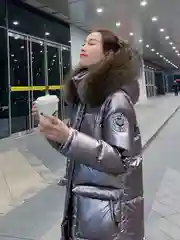 Куртка из кашемира зимняя утепленная пальто на осень женская теплая парка на зиму капюшон