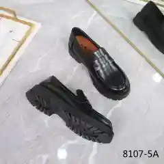 Бежевый лоферы женские