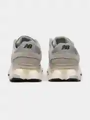 Серый мужские кроссовки с логотипом New Balance 9060