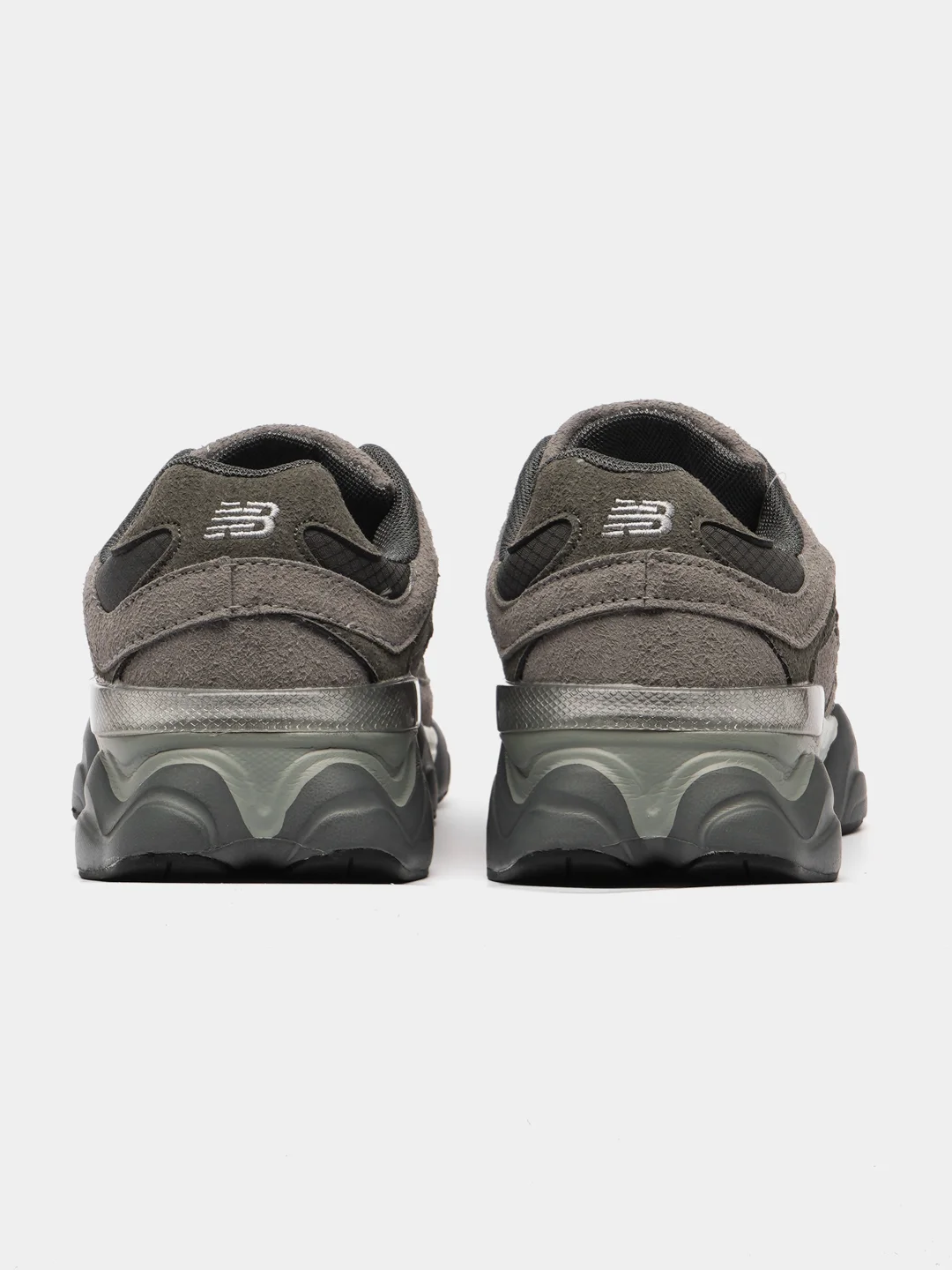 Коричневый кроссовки женские с логотипом New Balance 9060
