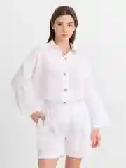 Белый костюм женский: шорты и рубашка