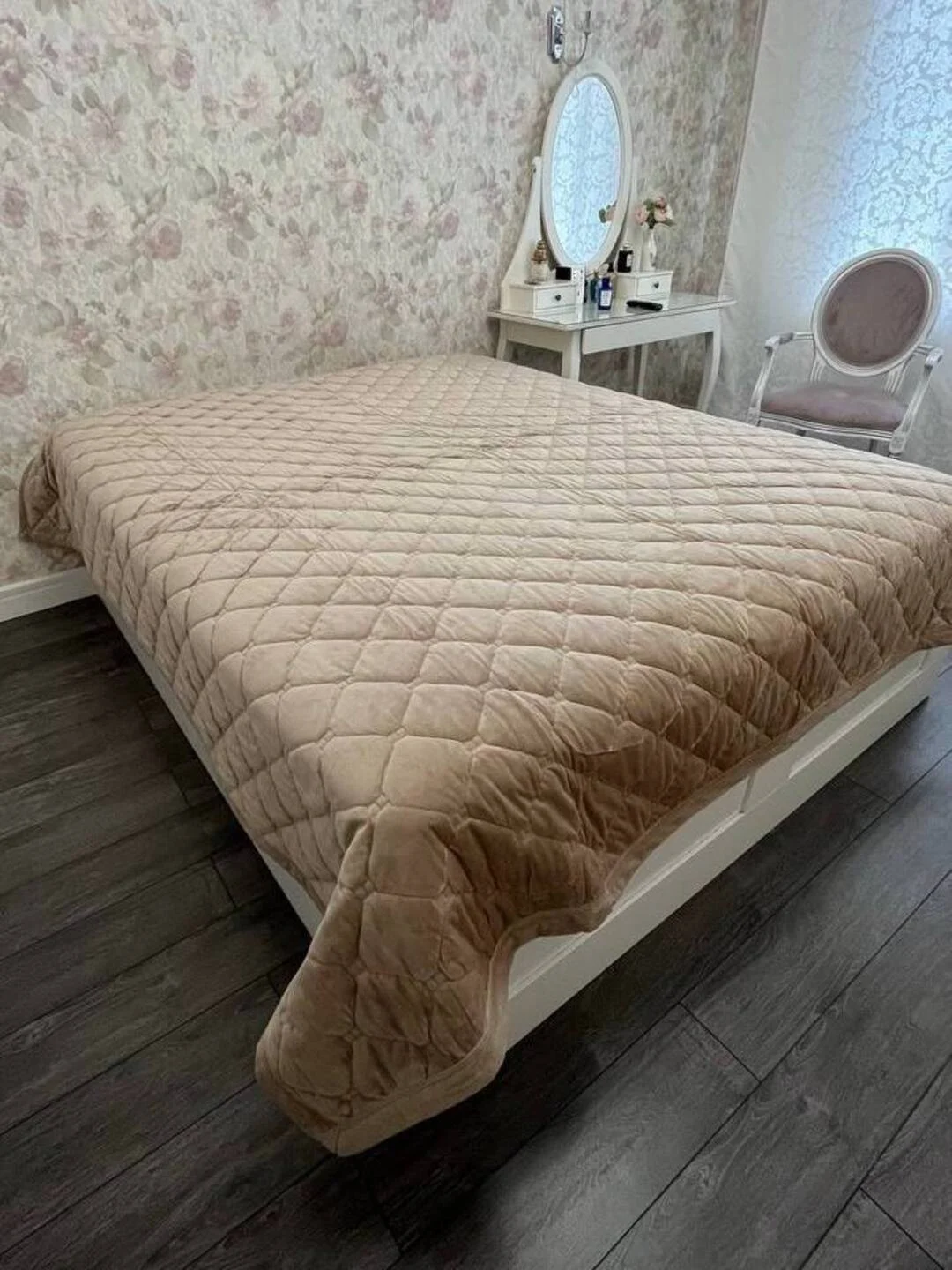 Светло-бежевый покрывало "Аура дома" двухспальное 240*220