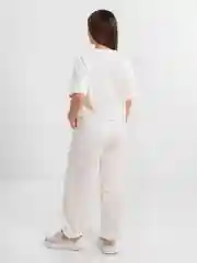 Белый костюм женский спортивный: топ и брюки