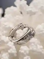 Серебряный серьги-кольца геометрические со стразами