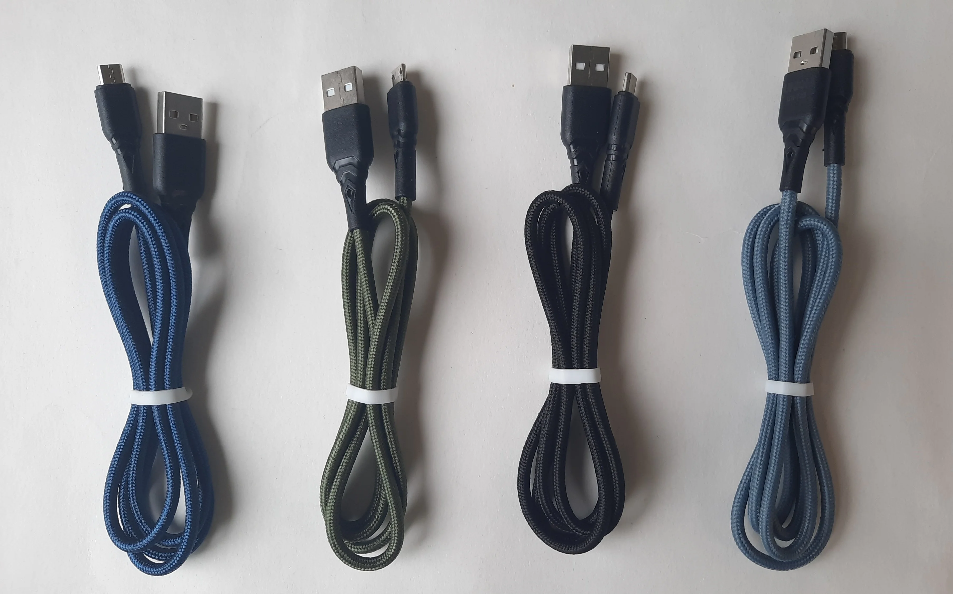 Кабель зарядный плетеный 1м на Type-C, Micro-USB, Lightning провод