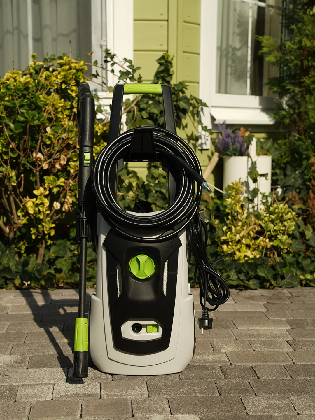 Мойка высокого давления ELECTROLITE 2140 с набором 2100 Вт, 110-140 бар, 420 л/час