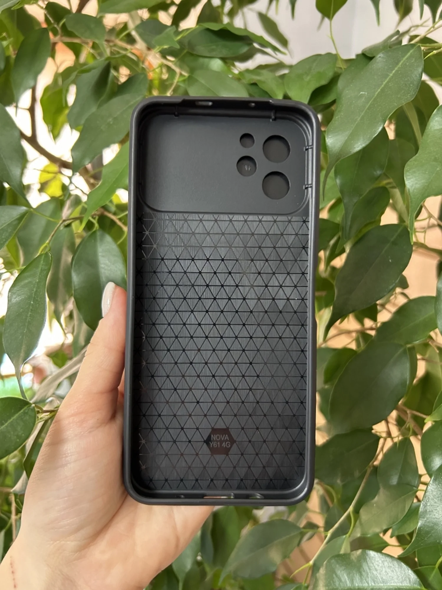 Черный чехол противоударный armors для Huawei Nova Y61 / Нова У61 с защитой камеры