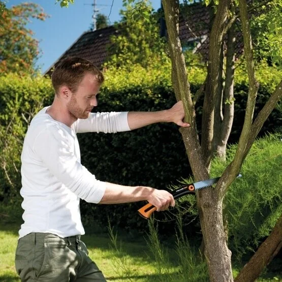 Черный пила садовая SW75 FISKARS Xtract (1000614)
