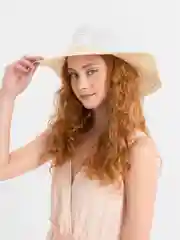 Светло-жёлтый шляпа на пляж