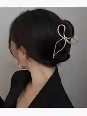 Серый крабик для волос / Украшение для волос / Стильные украшения