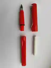 Красный вечный простой карандаш с ластиком