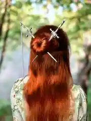 Белый заколка-шпилька "Меч", канзаши палочки с цепью-подвеской для волос