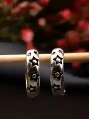 Серьги-кольца со звездами