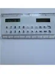 Белый линейка с калькулятором