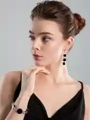 Асимметричные серьги с агатом