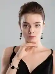 Асимметричные серьги с агатом