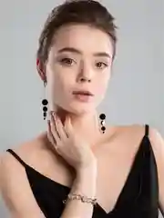 Длинные серьги асимметричные с черным ониксом агатом