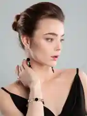 Длинные серьги асимметричные с черным ониксом агатом