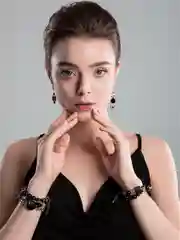 Асимметричные серьги геометрические с агатом