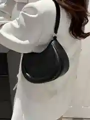 Сумка хобо луна Агата на плечо