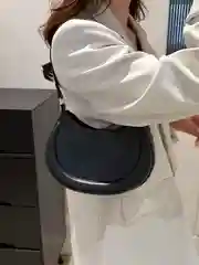 Сумка хобо луна Агата на плечо