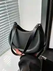 Сумка хобо луна Агата на плечо