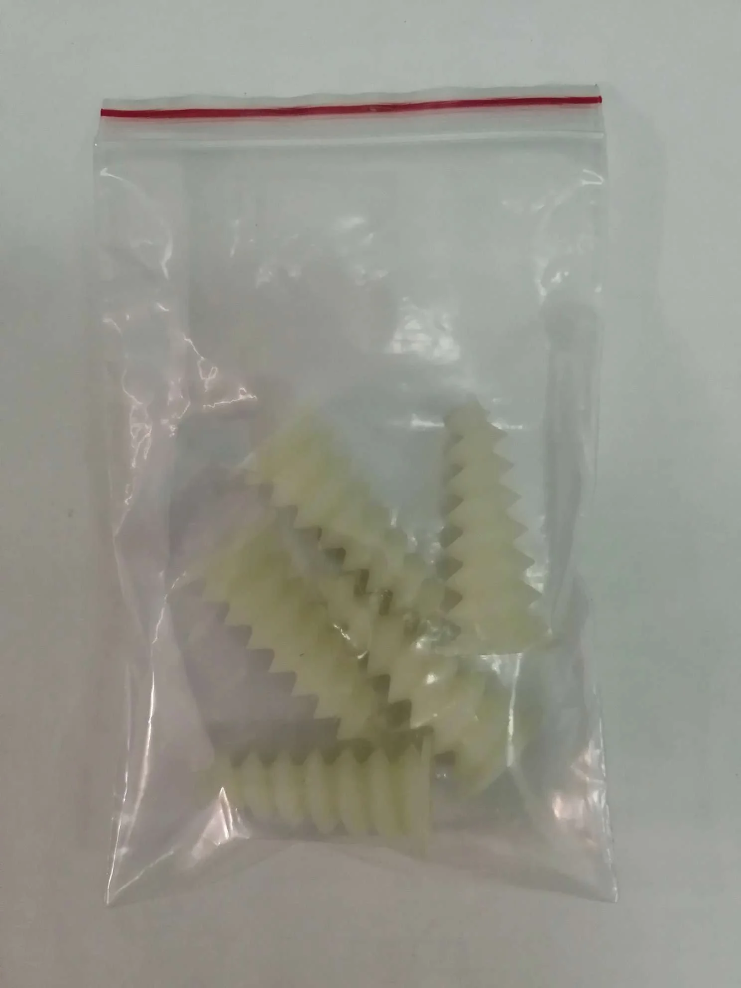 Белый дюбель винтовой пластиковый 24x50 TORX (10 шт)