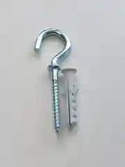 Серый дюбель с Г-образным крюком саморезом PA 6 EB/P2 6X30 (10 шт)