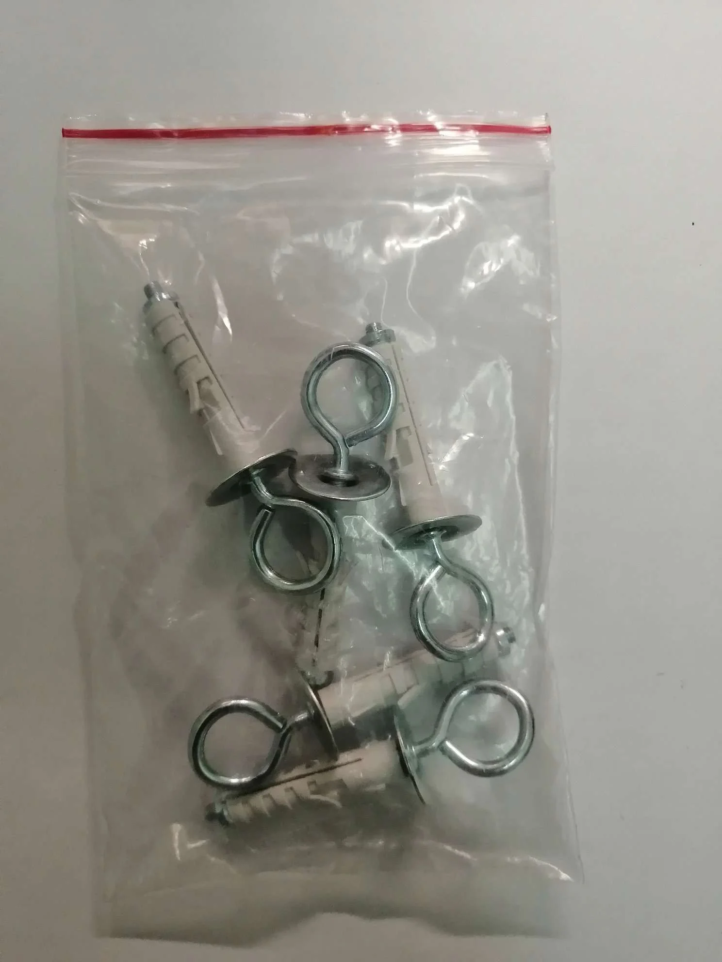 Серый дюбель с кольцом 9X40 (20 шт)