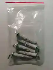 Белый дюбель с Г-образным крючком 9X50 (10 шт)