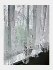 Белый тюль на кухню короткая 300x150