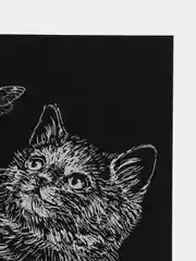 Оптом. Гравюра Котёнок и бабочка (по 1,4,7,10,15,20шт) с металлическим эффектом серебро А5
