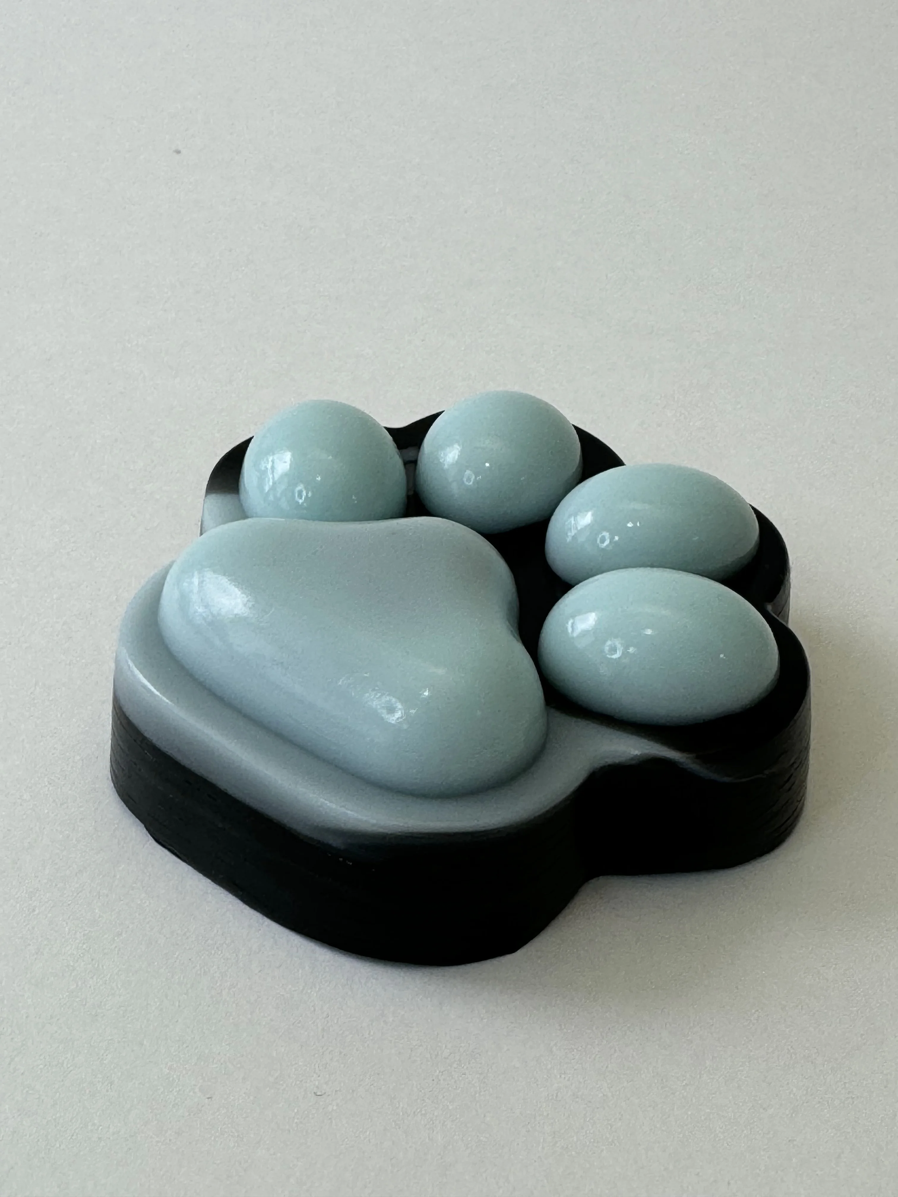 Серый кошачья лапка, лапка тигра, лапка антистресс, сквиш