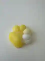 Желтый кошачья лапка, лапка тигра, лапка антистресс, сквиш