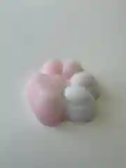 Фиолетовый кошачья лапка, лапка тигра, лапка антистресс, сквиш